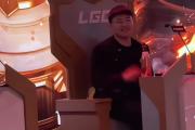 九游娱乐-包含Uzi在TES比赛中精彩发挥，高光表现引发热议！的词条